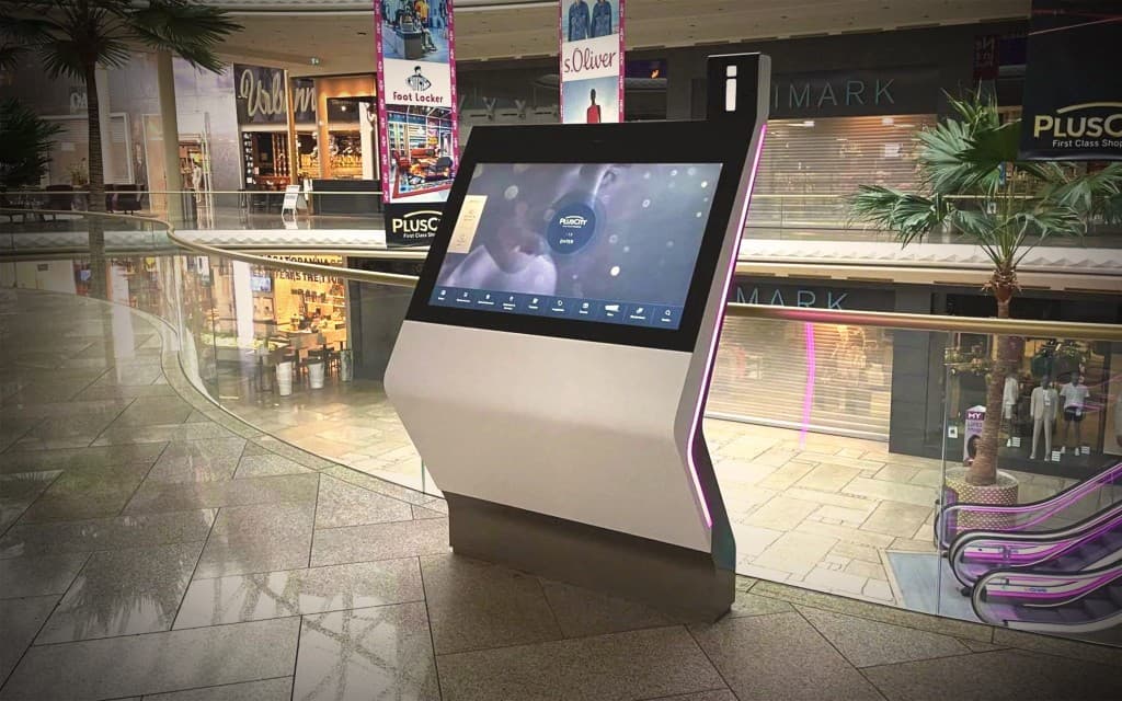 Digital wayfinding interactive kiosk